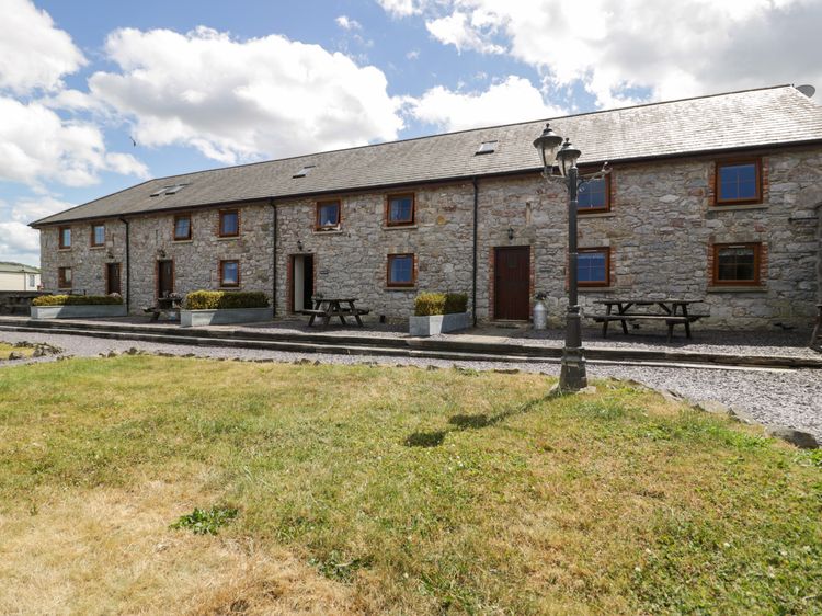 Bwthyn Y Wennol, listing photograph 2