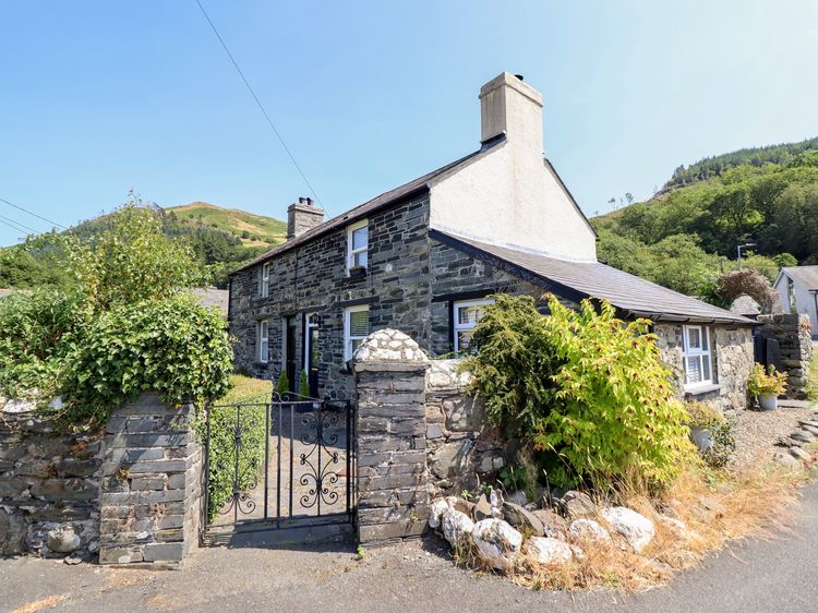 Arthur’s Cottage, listing photograph 2