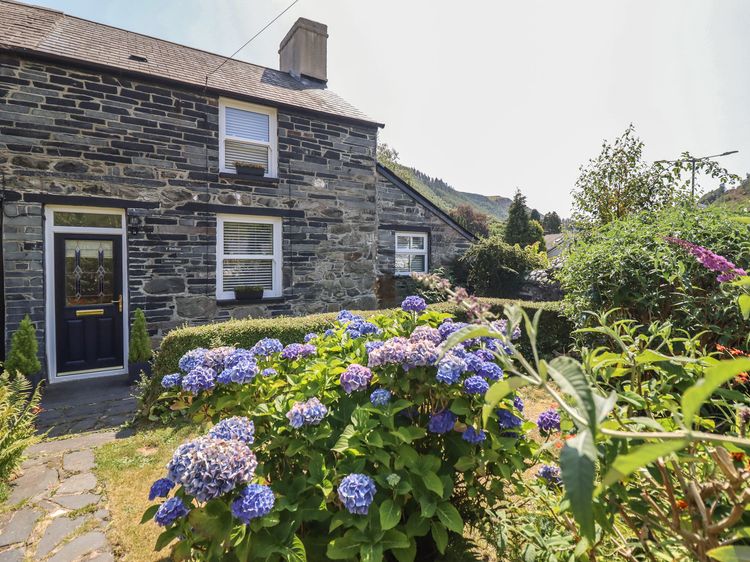 Arthur’s Cottage, listing photograph 4