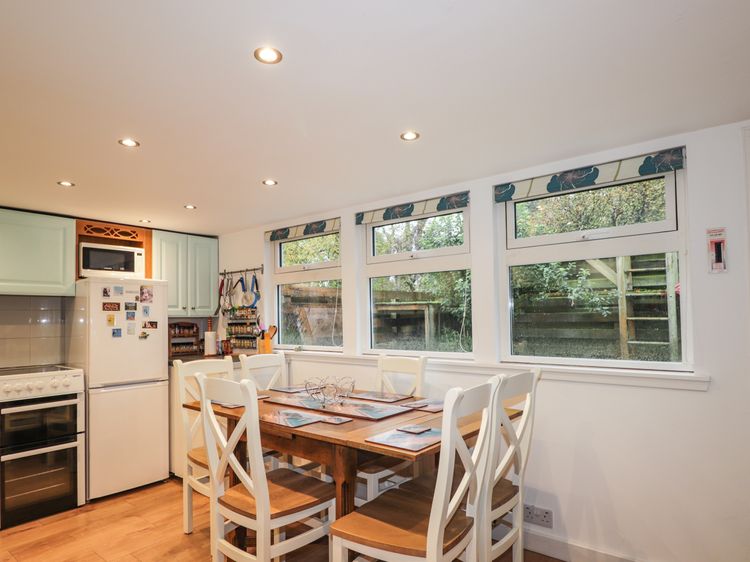 3 Dunrobin Street, listing photograph 10