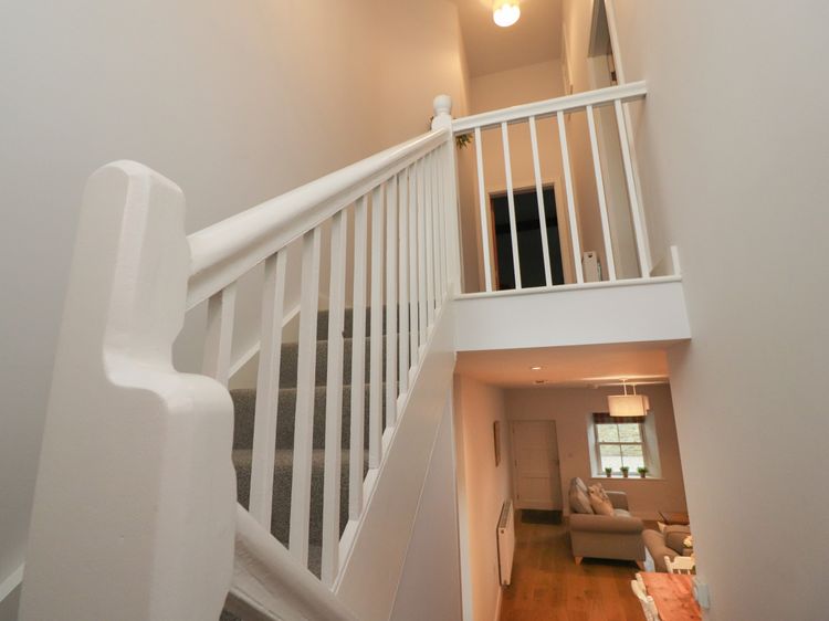 1 Hull House Cottage, listing photograph 8