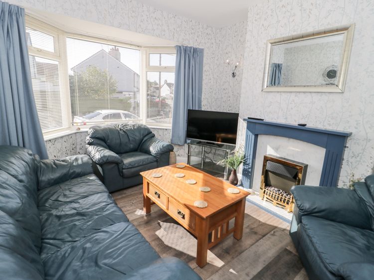 The Crescent Escape, listing photograph 2