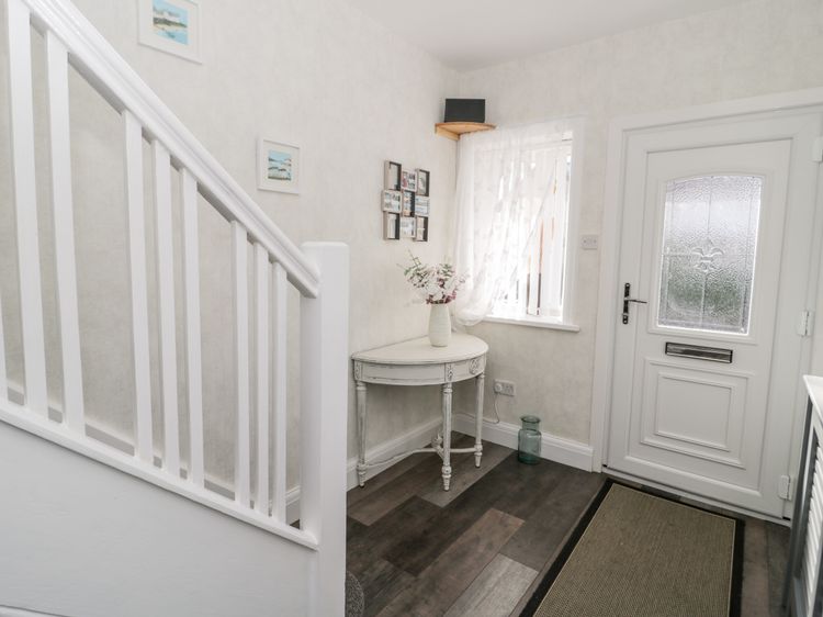 The Crescent Escape, listing photograph 4