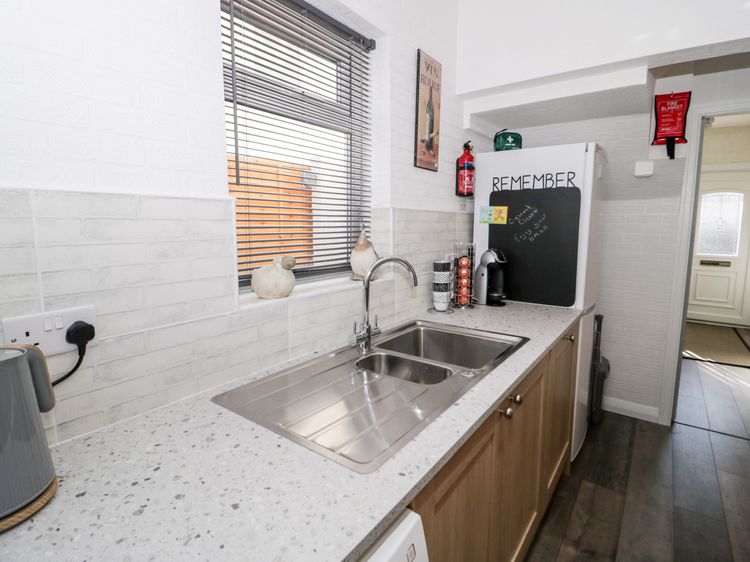 The Crescent Escape, listing photograph 7