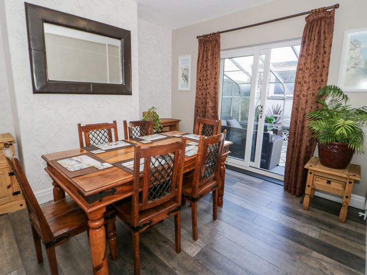 The Crescent Escape, listing photograph 8