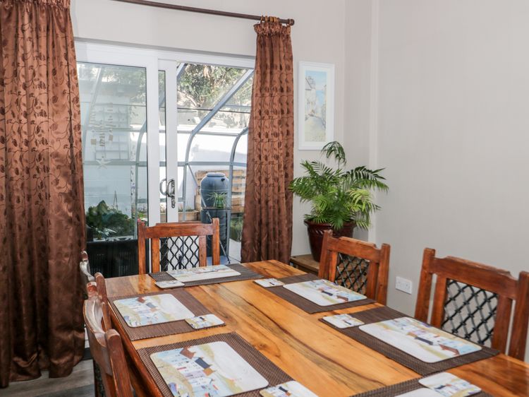 The Crescent Escape, listing photograph 9