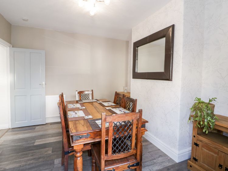 The Crescent Escape, listing photograph 10