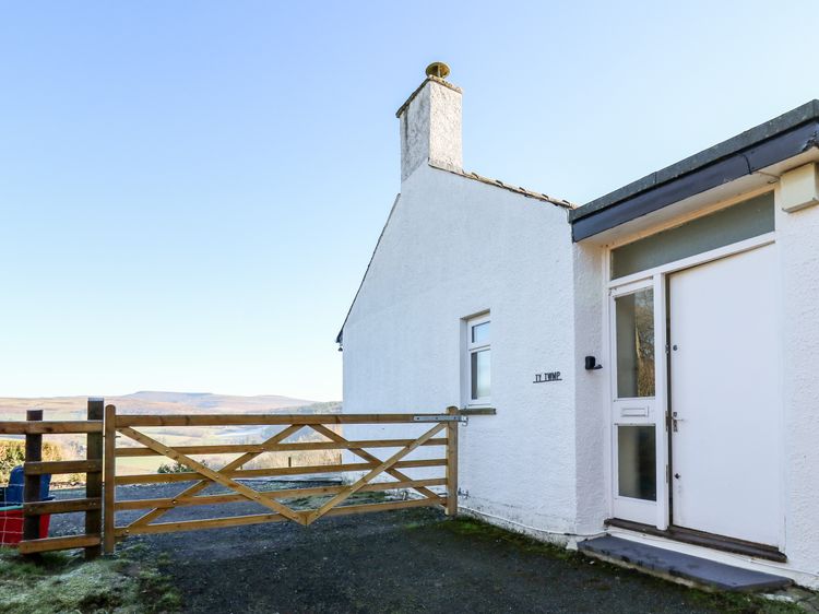 Ty Twmp / Tump Cottage, listing photograph 4