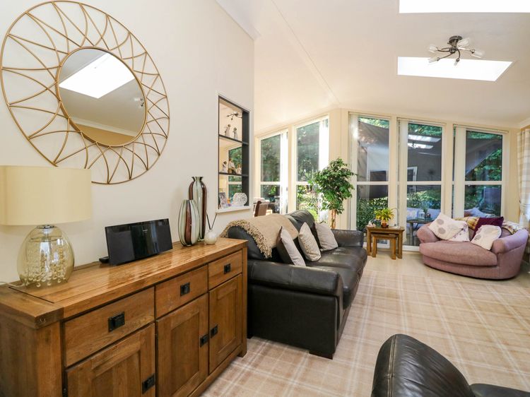 RoseGrace Lodge, listing photograph 3