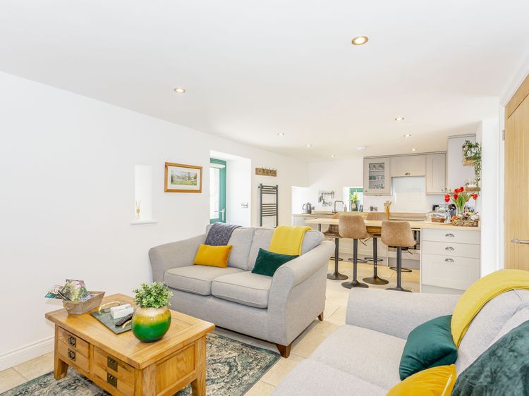 Pogles Wood Cottage, listing photograph 4