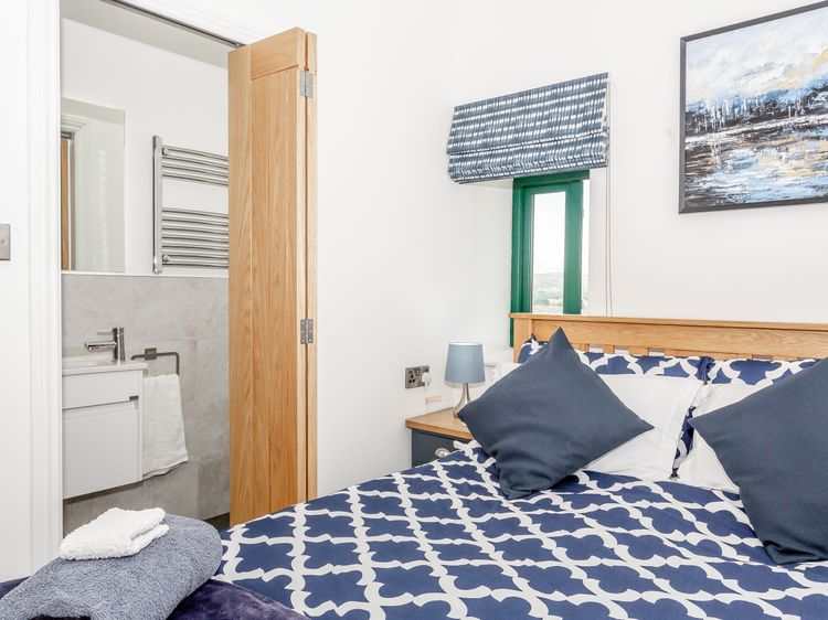 Pogles Wood Cottage, listing photograph 10