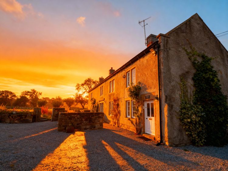 The Farmhouse, listing photograph 2