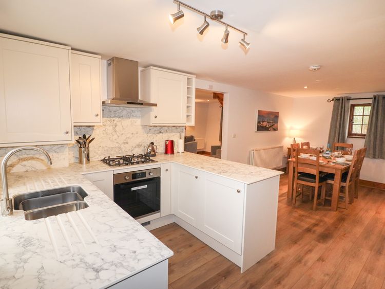 Fryston Cottage, listing photograph 10