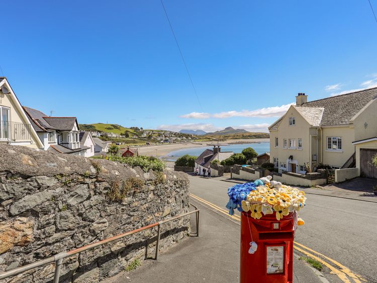 Gwynle - Criccieth, listing photograph 4