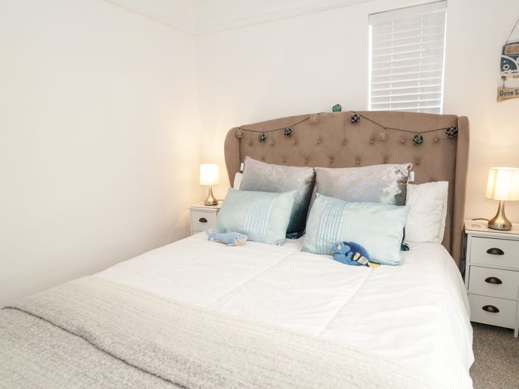 Cove House, listing photograph 9