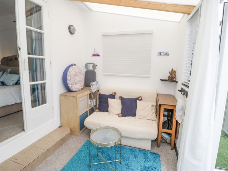 Cove House, listing photograph 11