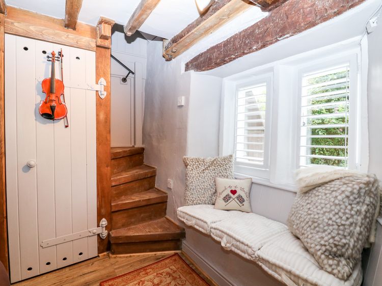 The Mouse House, listing photograph 9