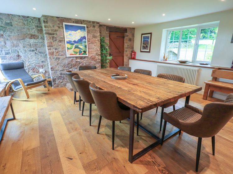 Flaska House, listing photograph 10