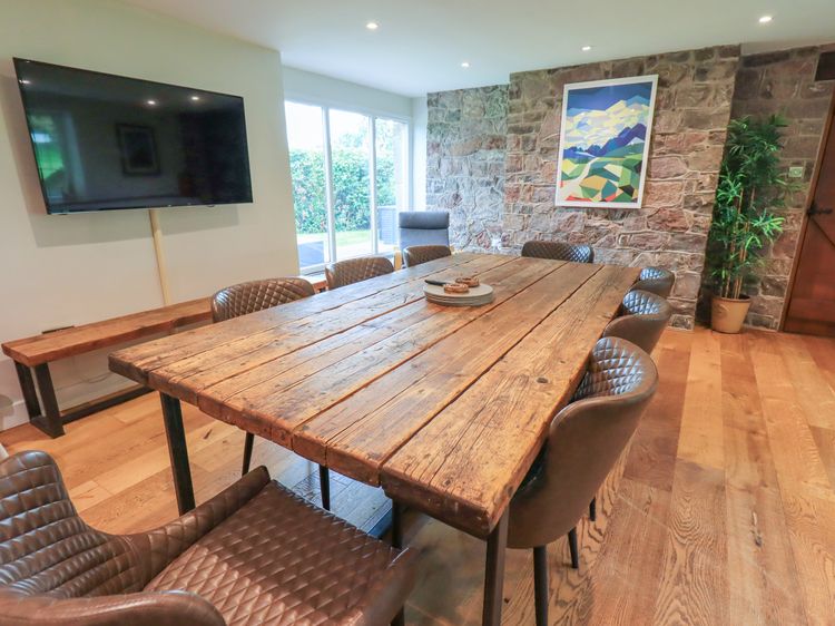 Flaska House, listing photograph 11
