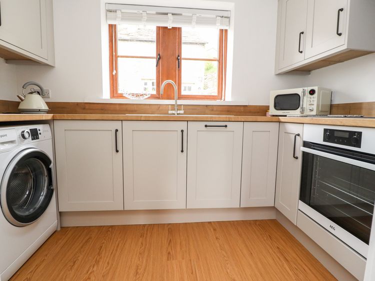 Top House, listing photograph 12