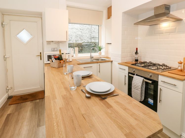 Alma Cottage, listing photograph 8