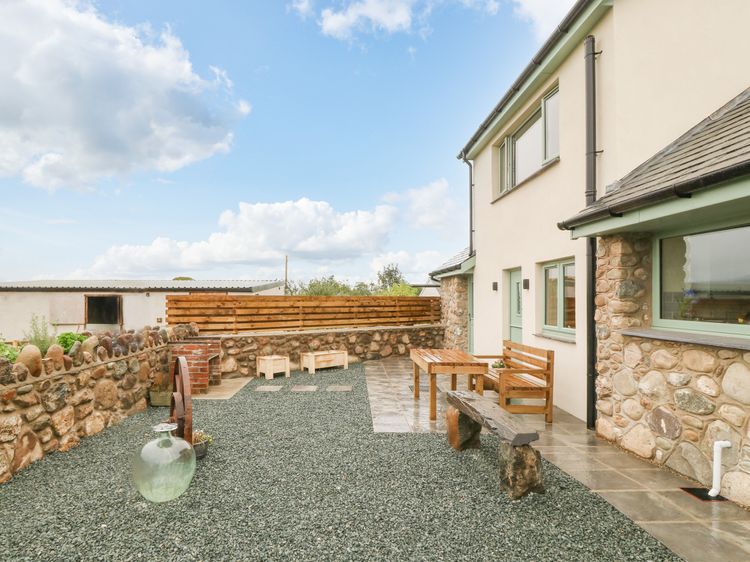 Ty Gwair (The Hayloft), listing photograph 2