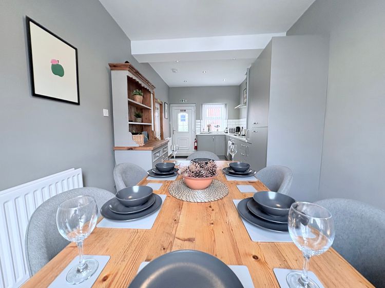 The Oaks Cottage, listing photograph 6