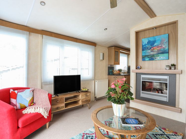 Tegfryn Bach, listing photograph 5