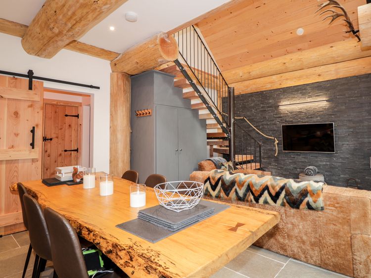 Pine Marten Lodge, listing photograph 6