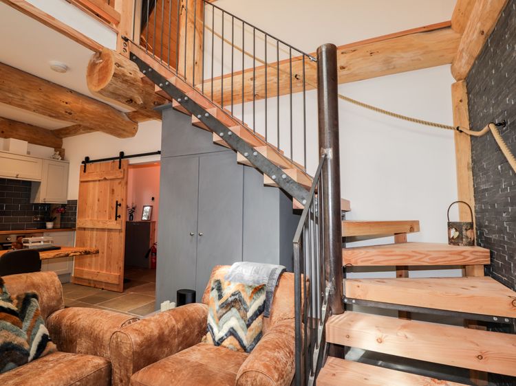 Pine Marten Lodge, listing photograph 9