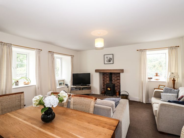 Hilber Cottage, listing photograph 2