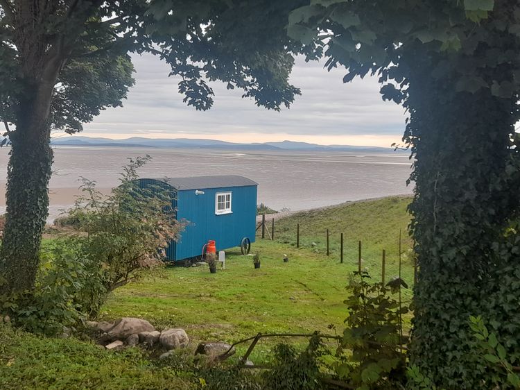 Seashore Shepherds Hut @ Moat Farm, listing photograph 3
