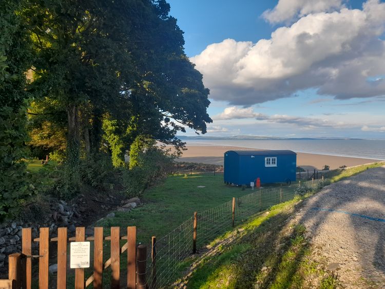 Seashore Shepherds Hut @ Moat Farm