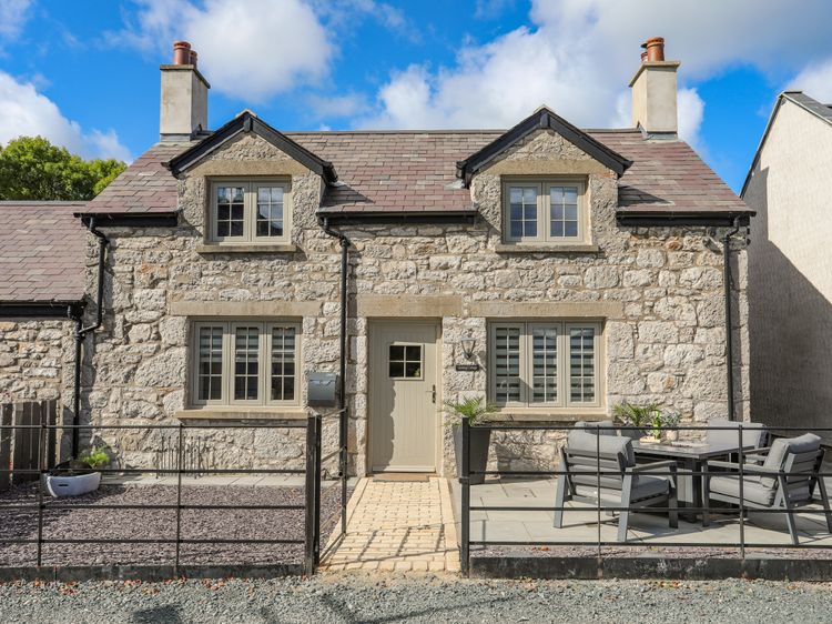 Lleiniog Cottage