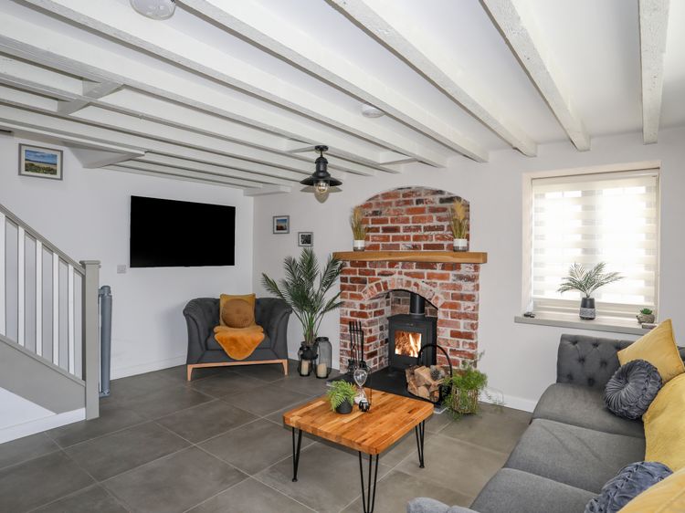Lleiniog Cottage, listing photograph 6
