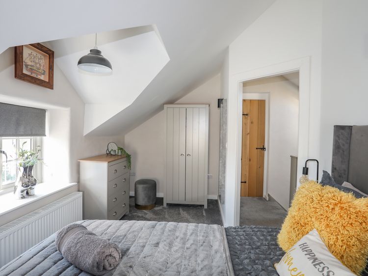 Lleiniog Cottage, listing photograph 12