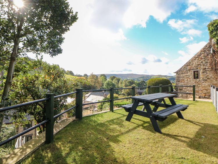 1 Orchard View, listing photograph 3