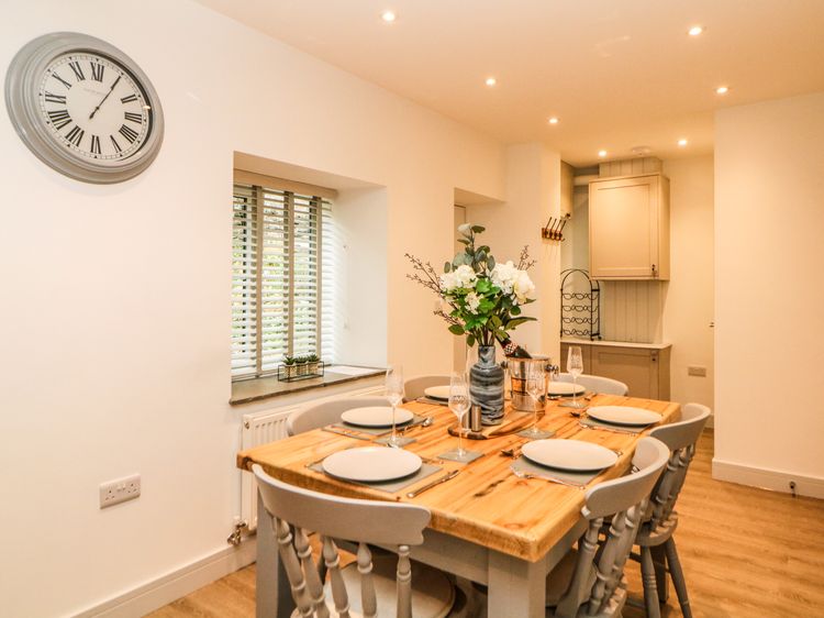 1 Orchard View, listing photograph 10