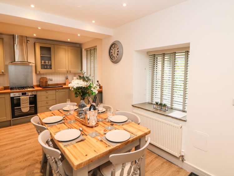 1 Orchard View, listing photograph 12