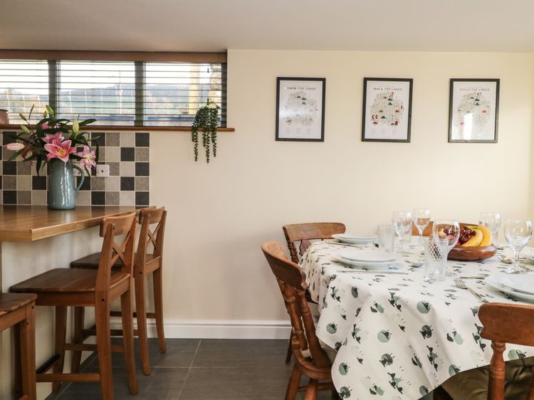 Brookside, listing photograph 7