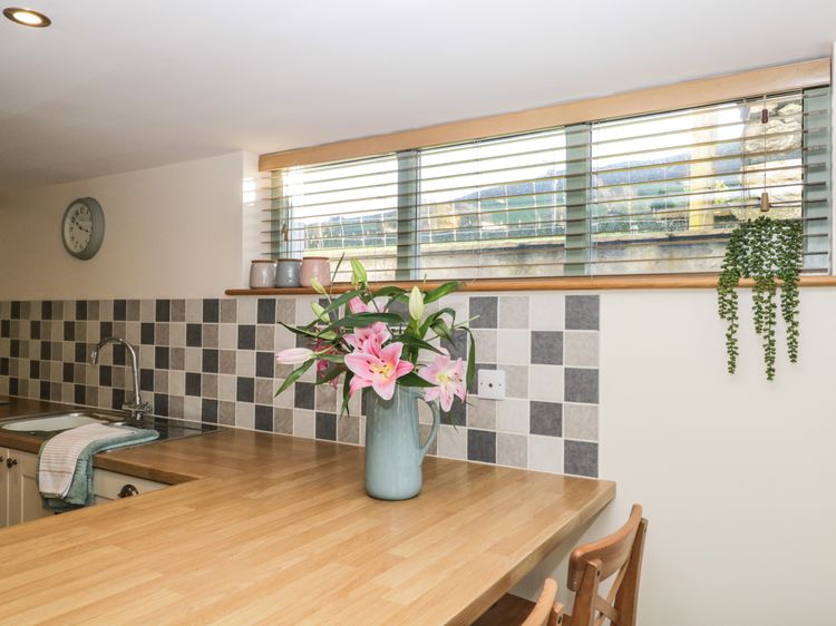 Brookside, listing photograph 10