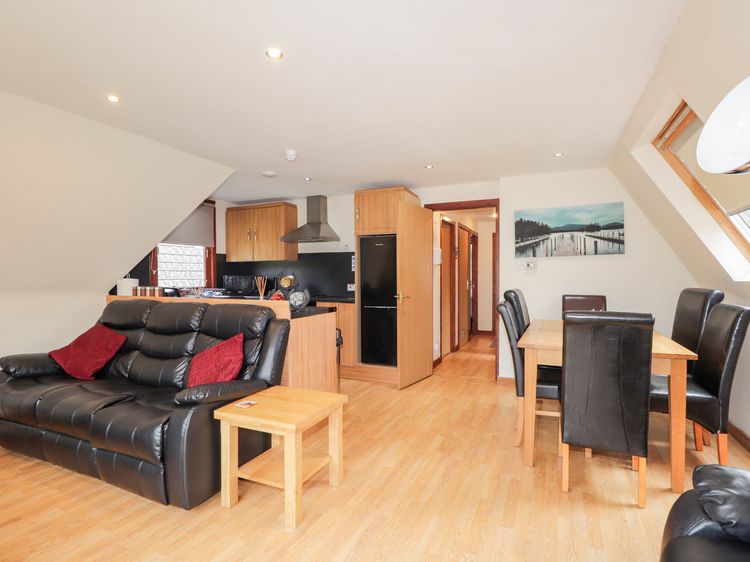 Owl Lodge, listing photograph 9