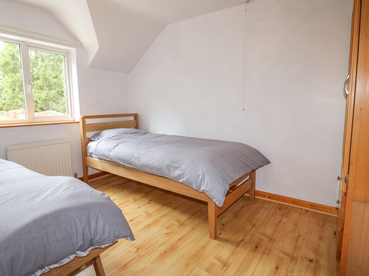 Cloud View Cottage, listing photograph 11