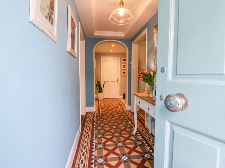 1 Tower House, listing photograph 4