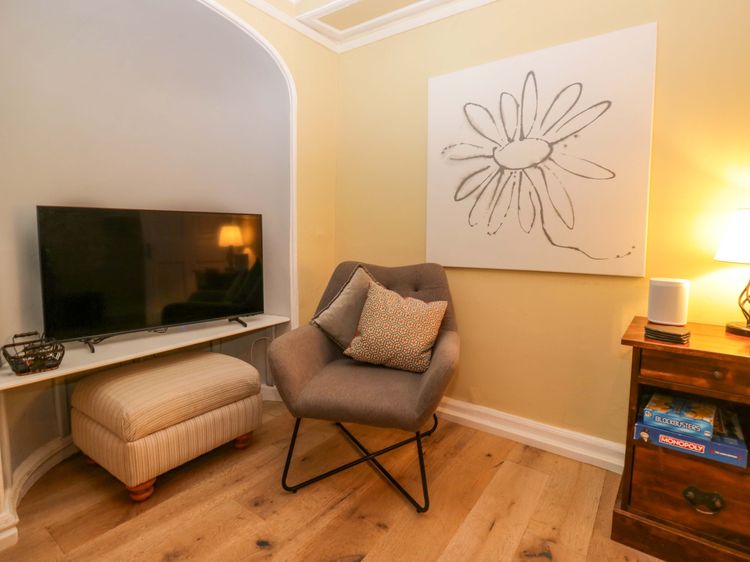1 Tower House, listing photograph 10