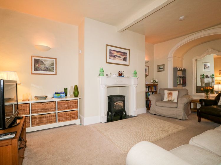 Raphael's Cottage, listing photograph 3