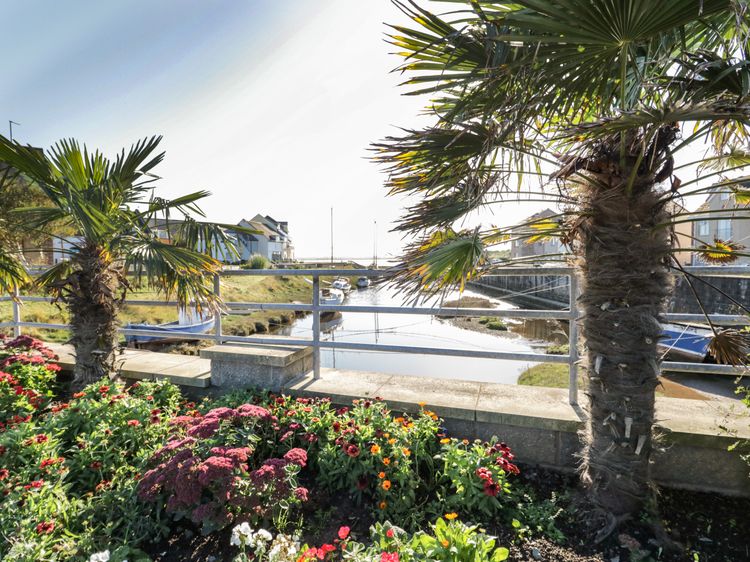 Harbour View, listing photograph 2