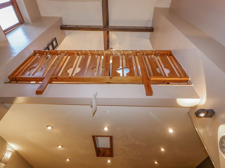 2 The Old Coach House, listing photograph 11