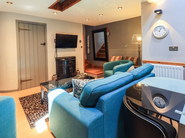 2 The Old Coach House, listing photograph 6