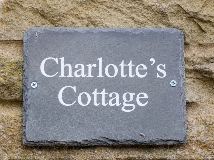 Charlotte’s Cottage, listing photograph 3